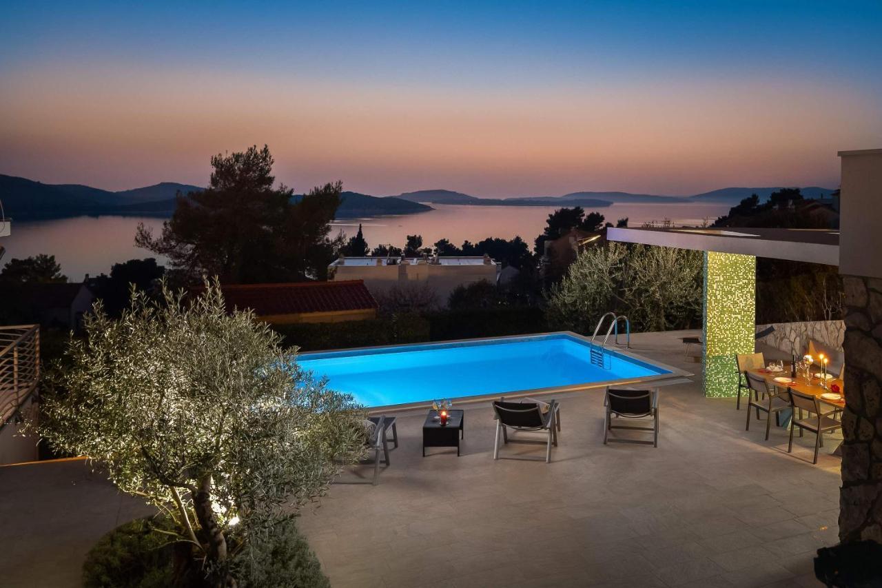 Villa Tela With Pool Жаборич Экстерьер фото