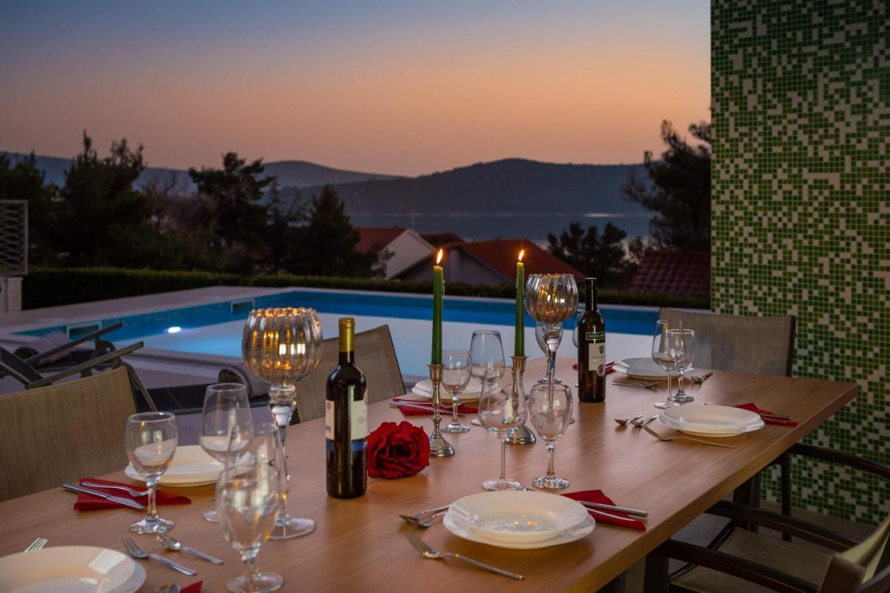 Villa Tela With Pool Жаборич Экстерьер фото