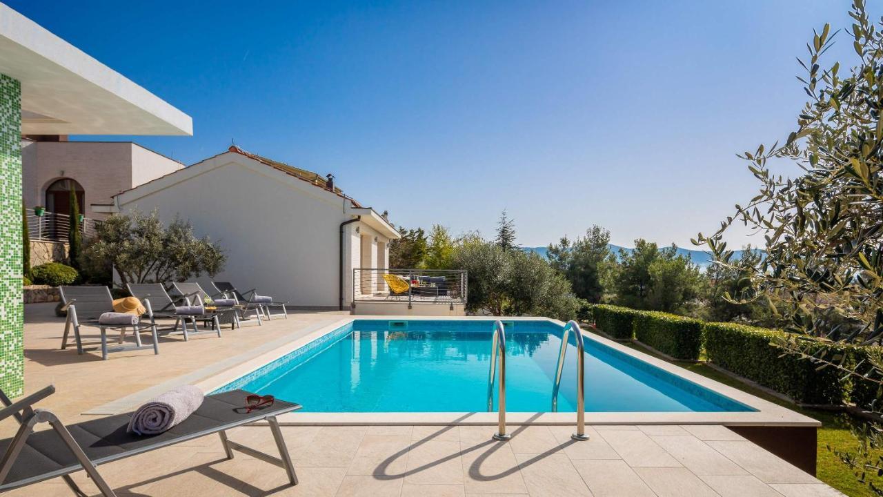 Villa Tela With Pool Жаборич Экстерьер фото