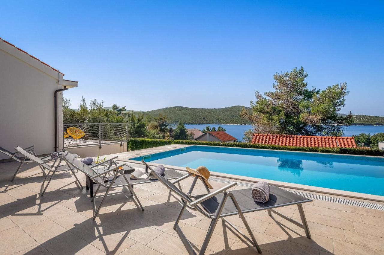 Villa Tela With Pool Жаборич Экстерьер фото