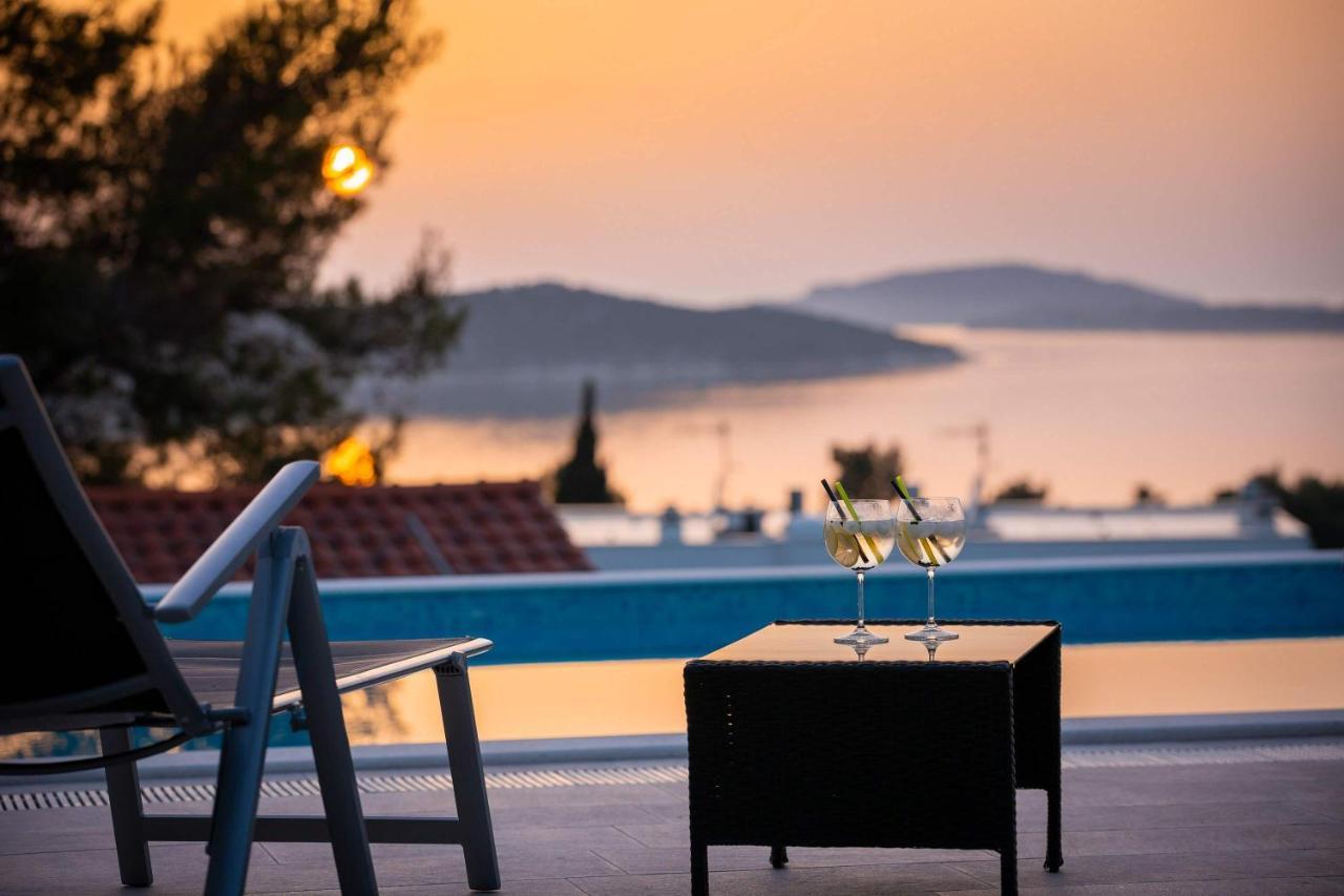 Villa Tela With Pool Жаборич Экстерьер фото