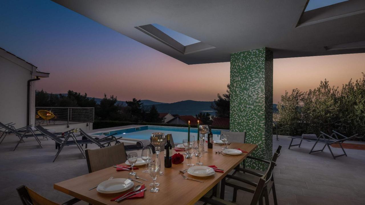 Villa Tela With Pool Жаборич Экстерьер фото